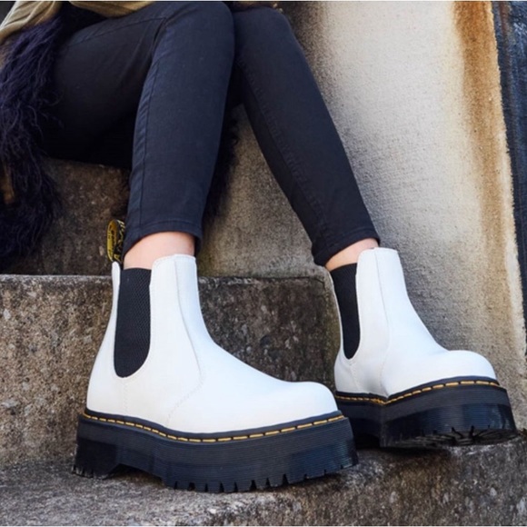 NWT/NWOB Dr. Martens 2976 Chelsea Quad White Platform Boots in US 6 - Picture 5 of 13